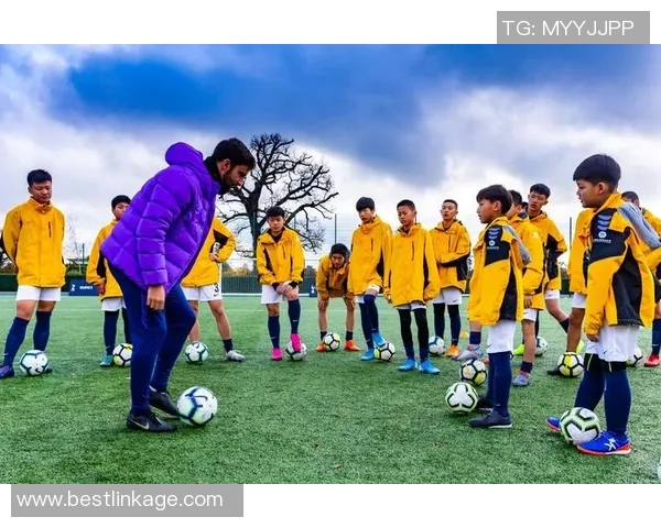 穿越时空成为足球明星的奇幻冒险之旅